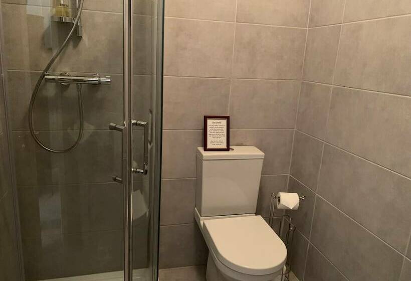 חדר סטנדרט, The Old Lodge