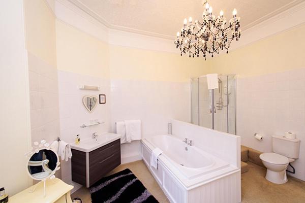 חדר סטנדרט, The Old Lodge