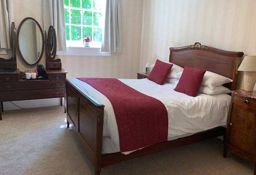 חדר סטנדרט, The Old Lodge