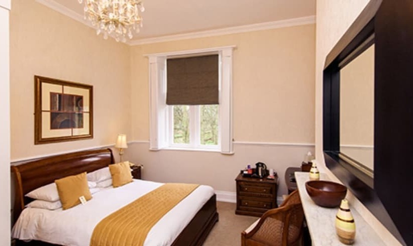 חדר דלוקס, The Old Lodge