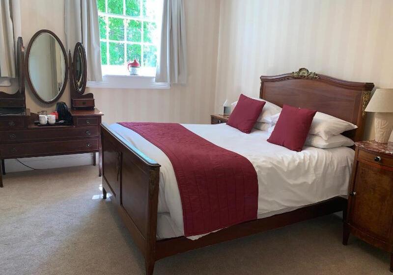 חדר סטנדרט, The Old Lodge