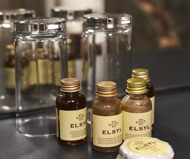 غرفة بريميوم, The Pyewipe