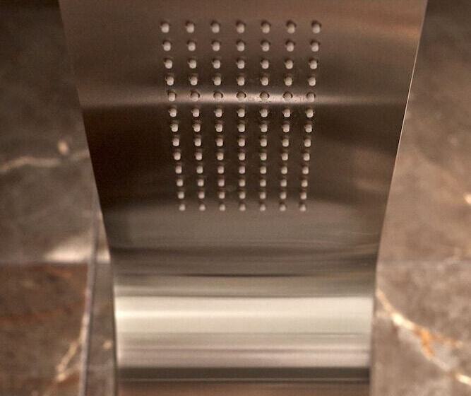 غرفة بريميوم, The Pyewipe