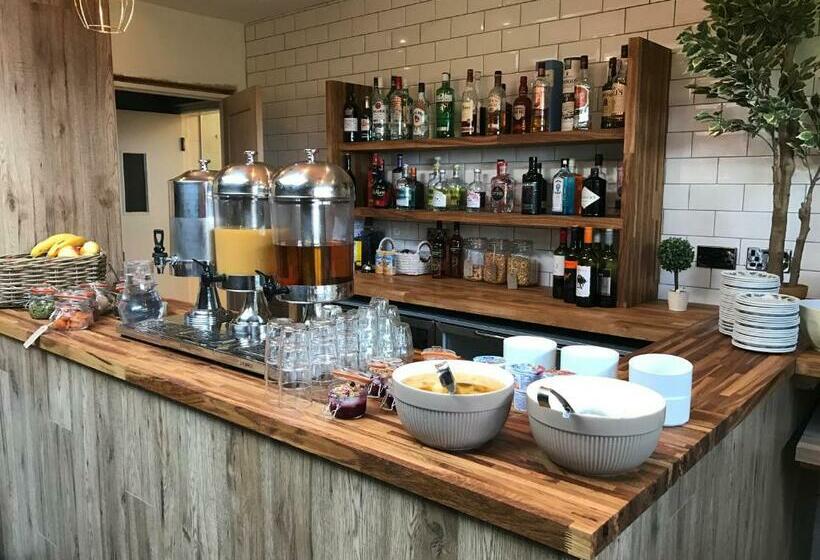 基本间, The Sunningdale