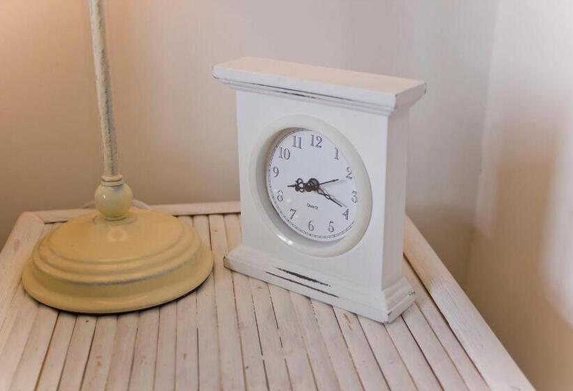 スタンダードルーム, Ty Mawr