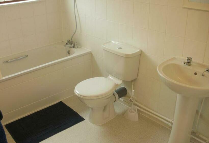 샬레, Warrens Village Motel And Self Catering