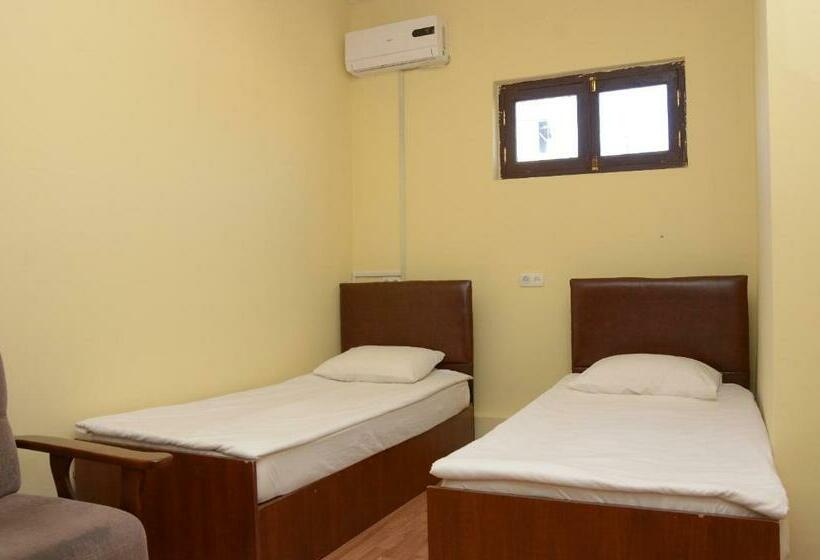 اتاق استاندارد, Starhostel