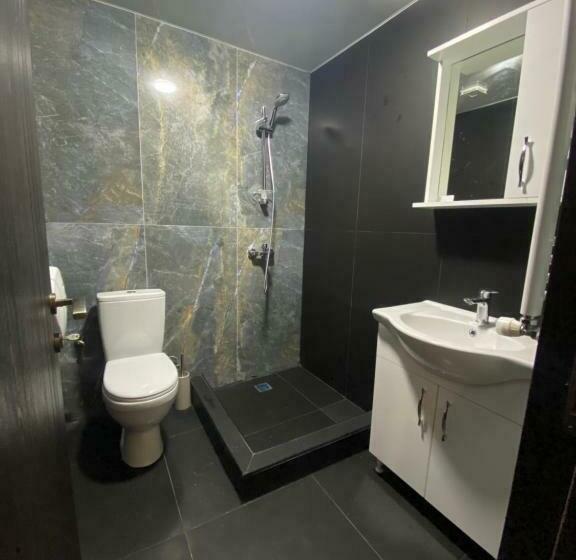 اتاق ساده سه‌ نفره, Starhostel