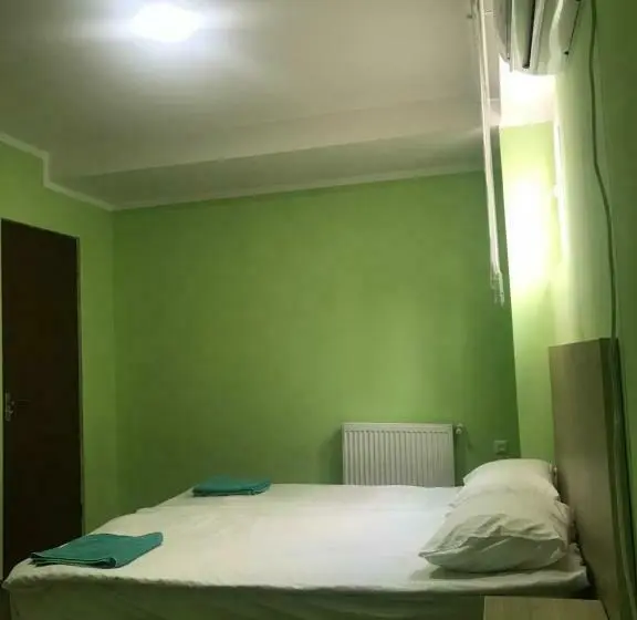 اتاق استاندارد با سرویس بهداشتی مشترک, Starhostel