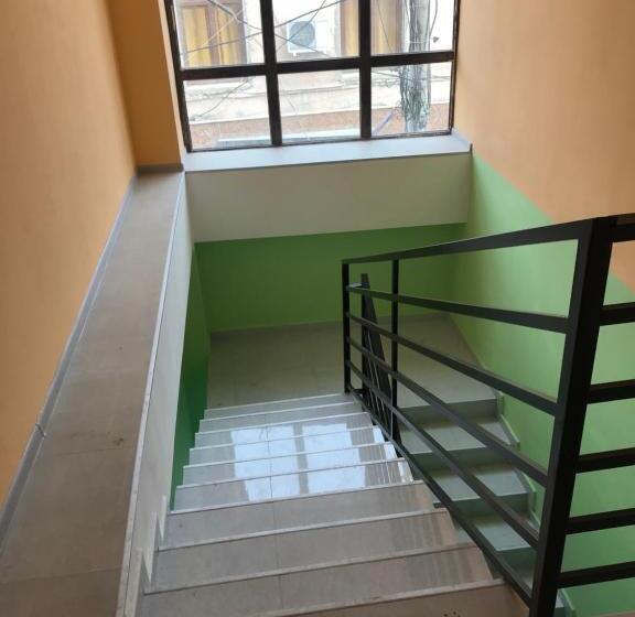 اتاق استاندارد با سرویس بهداشتی مشترک, Starhostel