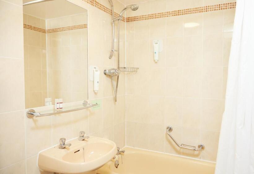 스탠다드 룸, The Broughton Hotel By Greene King Inns