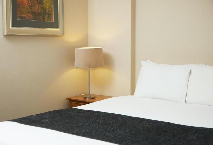 패밀리 룸, The Broughton Hotel By Greene King Inns