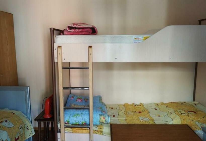 اتاق اکونومی, Tj+ Hostel