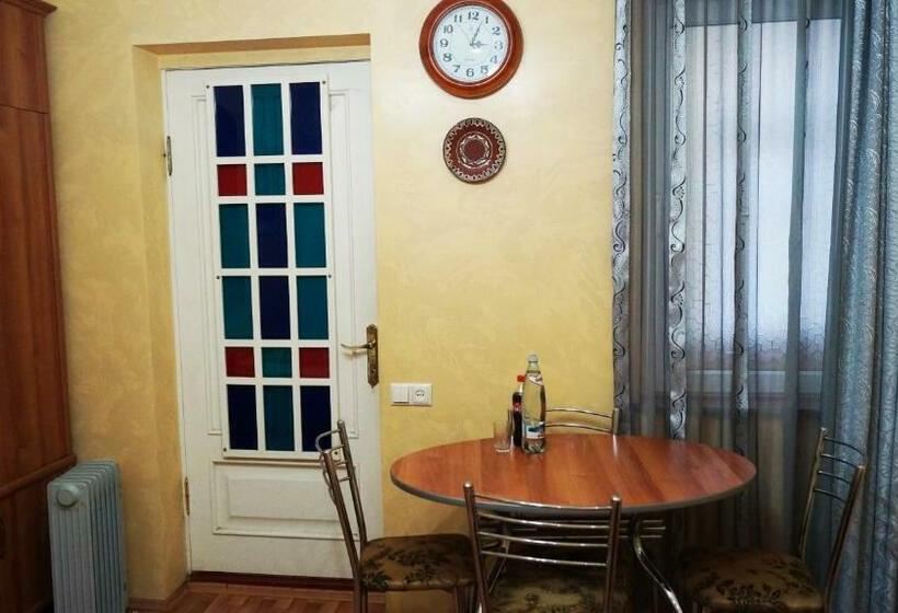 اتاق استاندارد, Tj+ Hostel