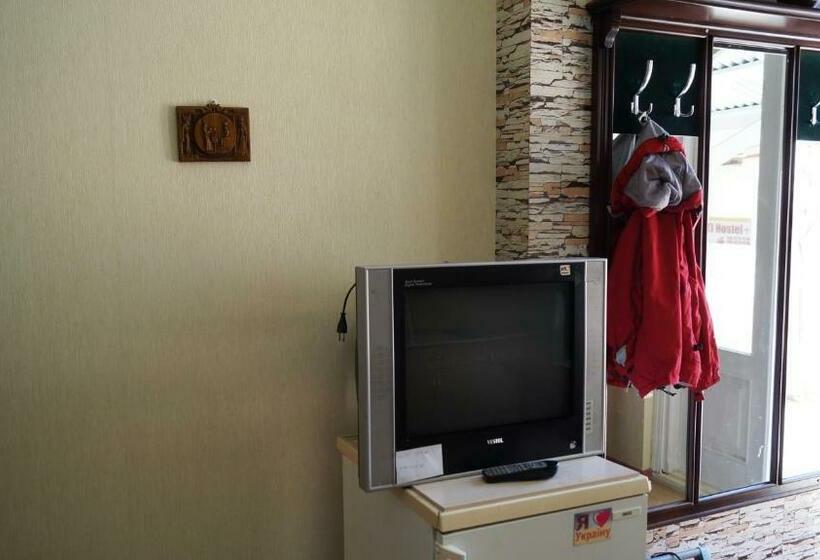 تختخواب در اتاق مشترک, Tj+ Hostel