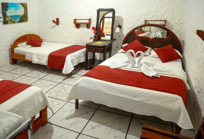 Трехместный Номер Superior, Hostal Sir Francis Drake