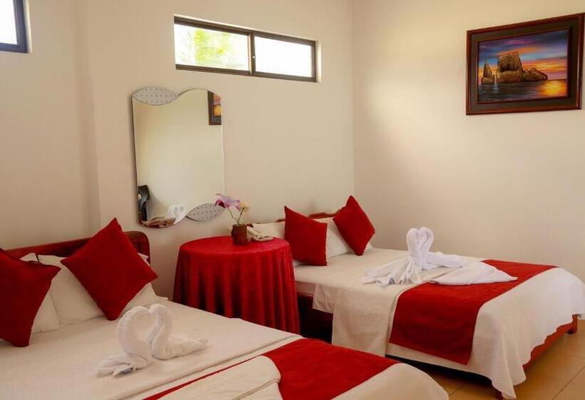 Трехместный Номер Классика, Hostal Sir Francis Drake
