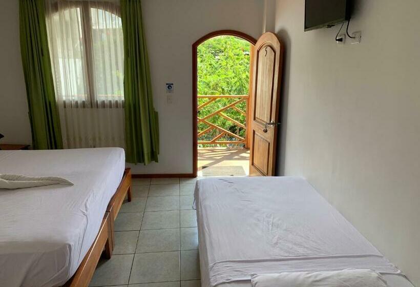 스탠다드 룸 더블 침대, Hostal White House Galapagos