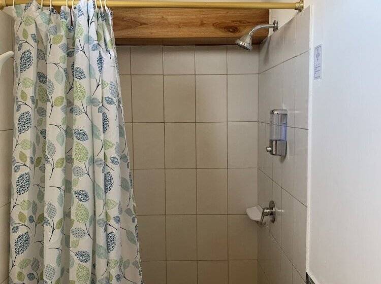 스탠다드 트리플 룸, Hostal White House Galapagos