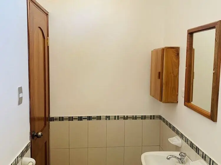 Standard Kolmen Hengen Huone, Hostal White House Galapagos