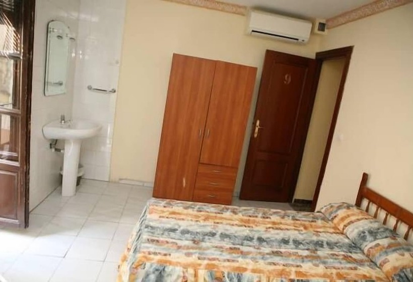 اتاق استاندارد با سرویس بهداشتی مشترک, Pensión Zacatin