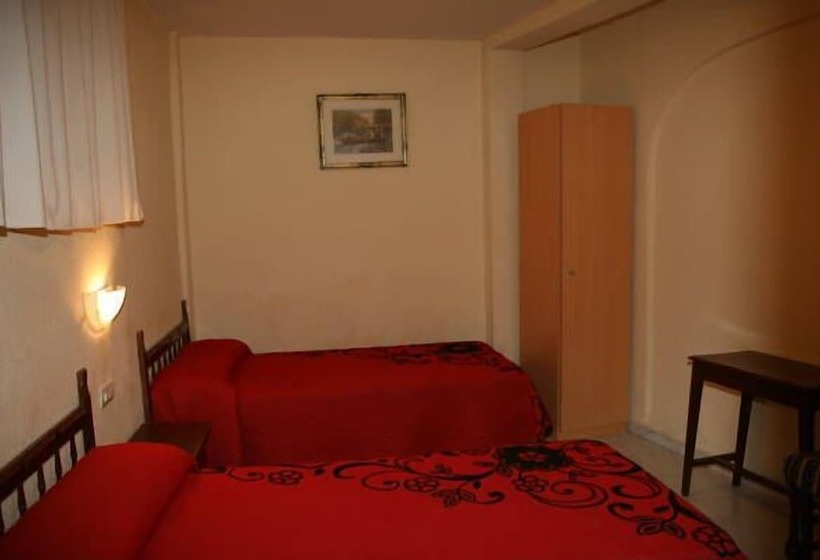 اتاق استاندارد با سرویس بهداشتی مشترک, Pensión Zacatin