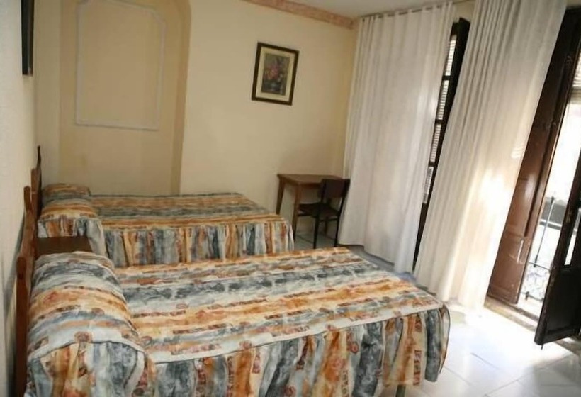 اتاق استاندارد با سرویس بهداشتی مشترک, Pensión Zacatin