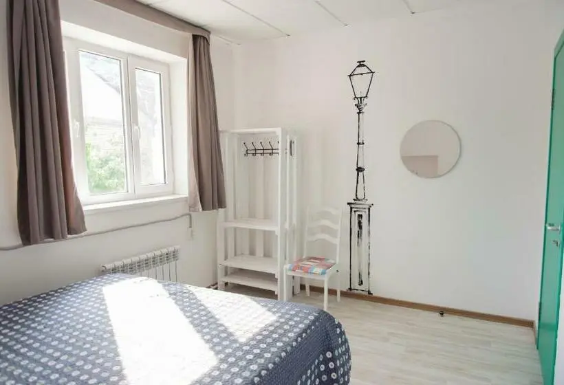 Habitació Estàndard, Topchan