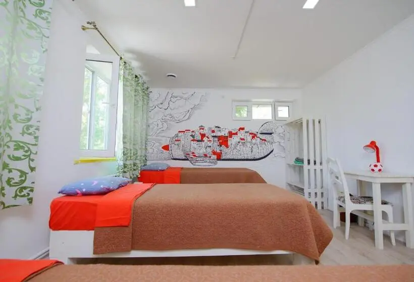 Habitació Triple Estàndard, Topchan