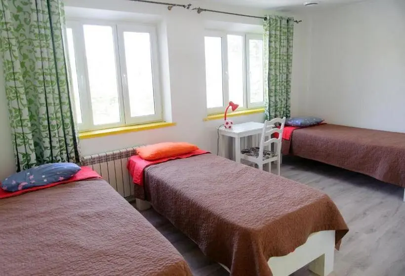 Habitació Triple Estàndard, Topchan