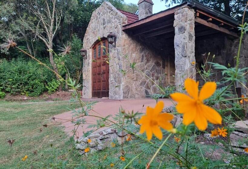 キャビン, Casita De Piedra B&b