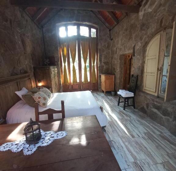 キャビン, Casita De Piedra B&b
