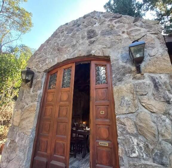 キャビン, Casita De Piedra B&b