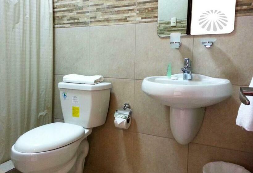 标准单人间, Buenavista Place