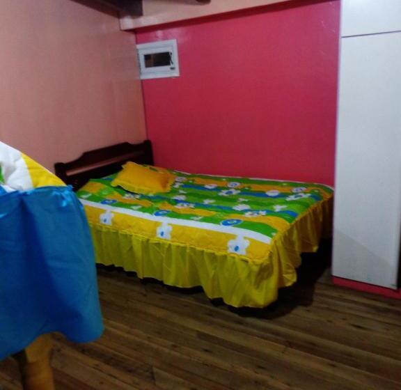 标准三人间共用浴室, Hostal Yumbo Imperial