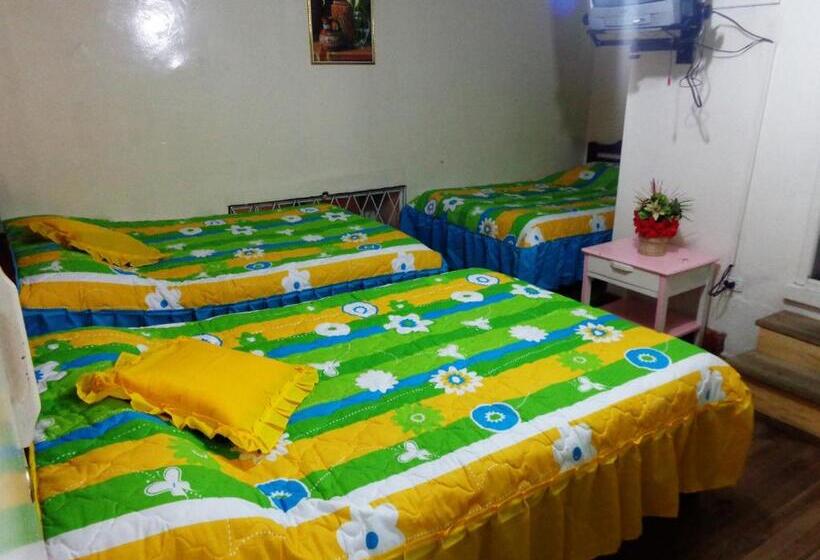 스탠다드 트리플 룸, Hostal Yumbo Imperial