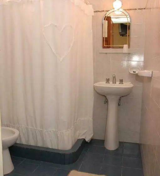 Standard Kolmen Hengen Huone, Ideal