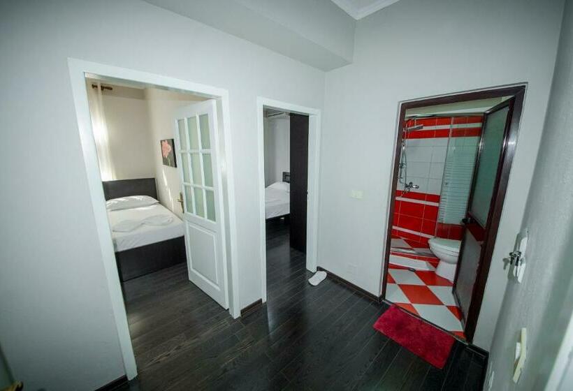 חדר לארבעה סטנדרטי עם מרפסת, Kadrisa