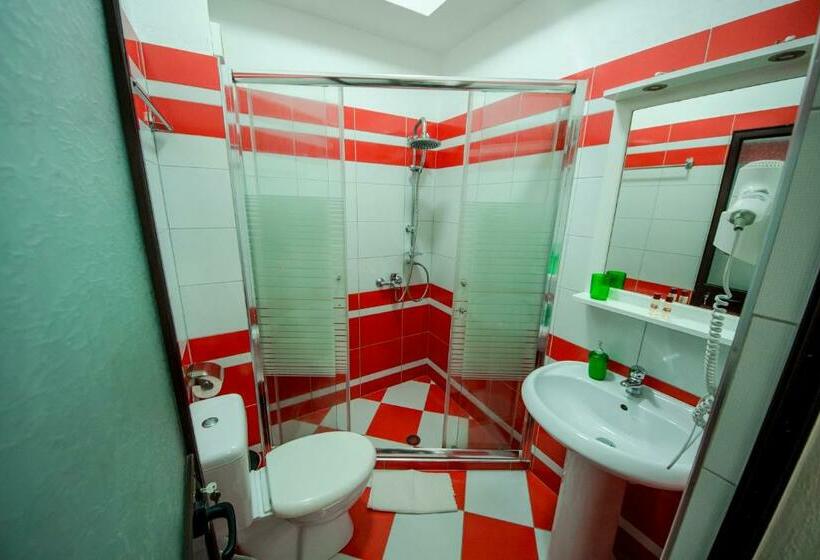 חדר לארבעה סטנדרטי עם מרפסת, Kadrisa