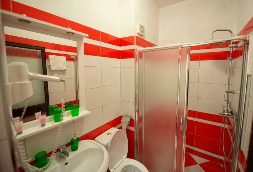 バルコニー付きスタンダードトリプルルーム, Kadrisa