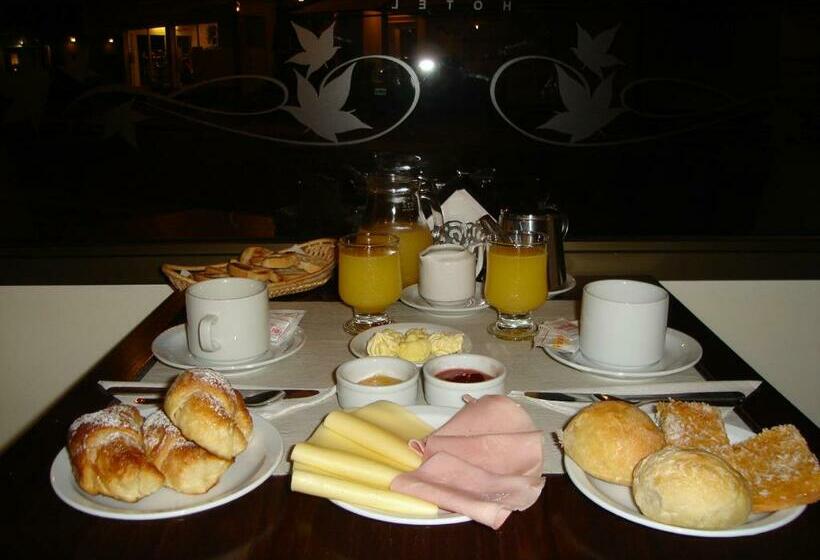 اتاق استاندارد سه نفره, La Casona