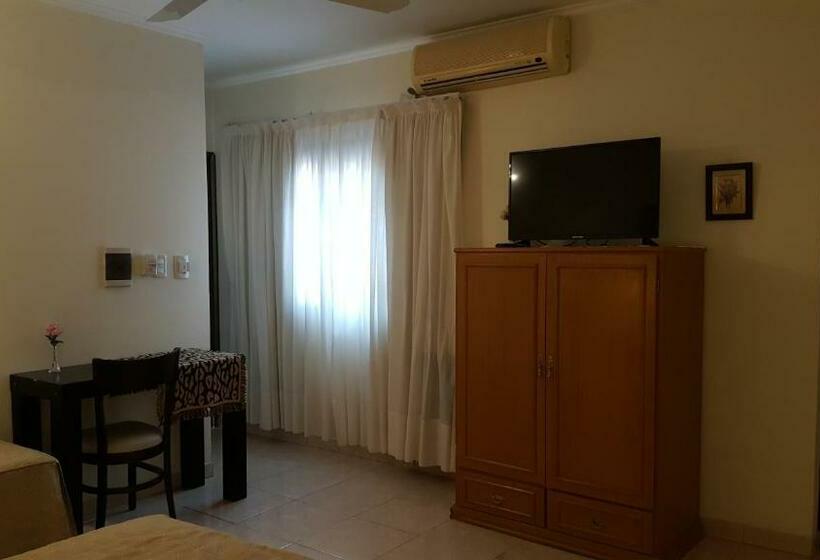 اتاق استاندارد سه نفره, La Casona