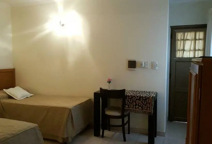 اتاق استاندارد سه نفره, La Casona