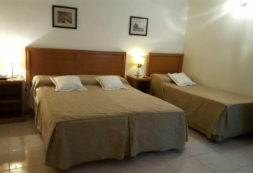 اتاق استاندارد سه نفره, La Casona