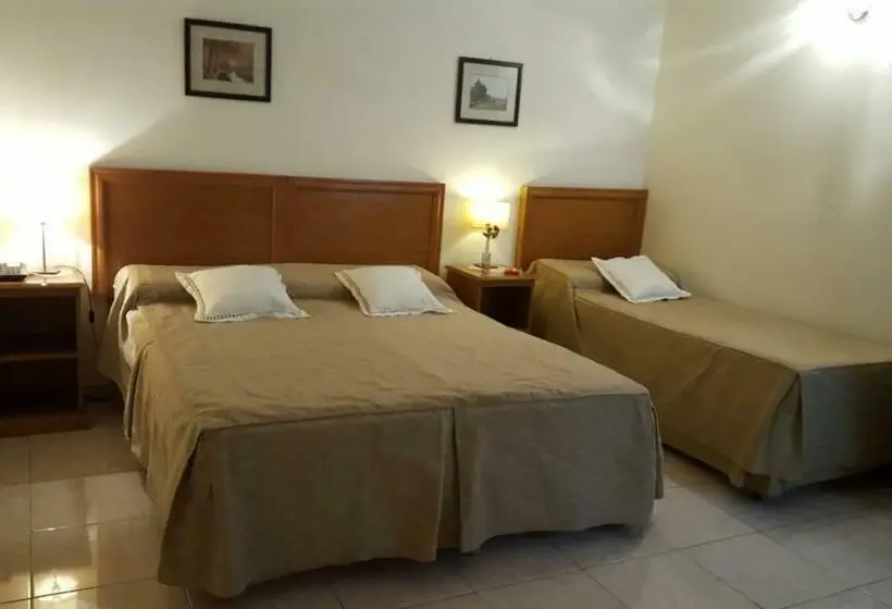 اتاق استاندارد سه نفره, La Casona