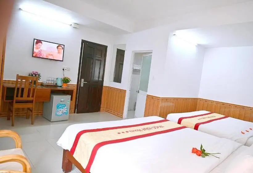 اتاق استاندارد چهار تخته, Ngọc Hân Hotel By The Moment