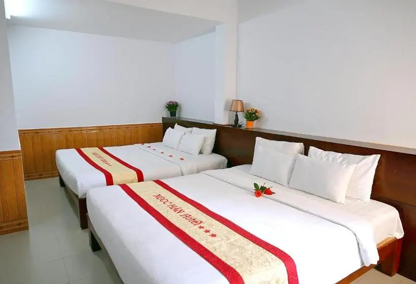 اتاق استاندارد چهار تخته, Ngọc Hân Hotel By The Moment