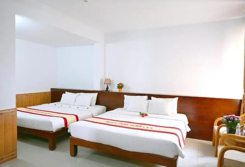اتاق استاندارد چهار تخته, Ngọc Hân Hotel By The Moment
