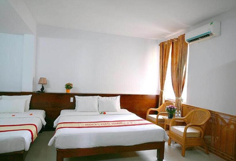 اتاق استاندارد چهار تخته, Ngọc Hân Hotel By The Moment