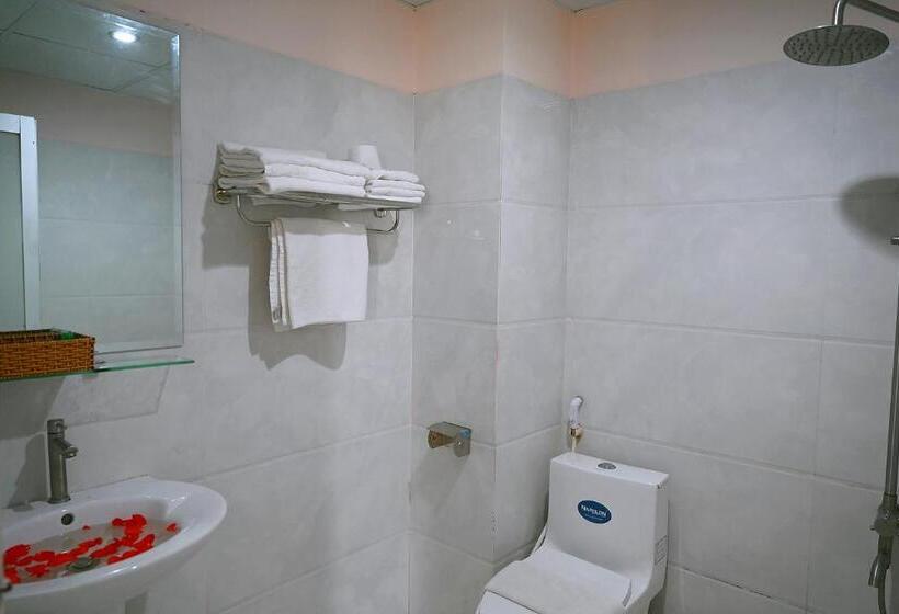 اتاق استاندارد چهار تخته, Ngọc Hân Hotel By The Moment